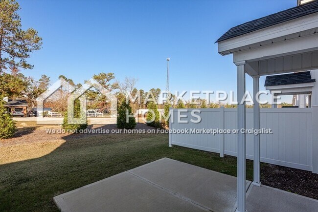 Building Photo - 2233 Perrins Ln