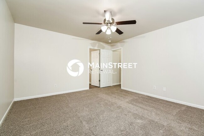Building Photo - 3 Bedroom Pet-Friendly Home in GREENSBORO,...