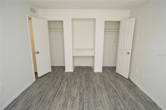 Building Photo - 5006 Moro Manor Dr