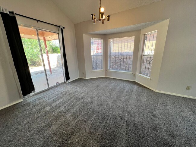 Building Photo - COMPETITIVELY PRICED WESTSIDE HOME