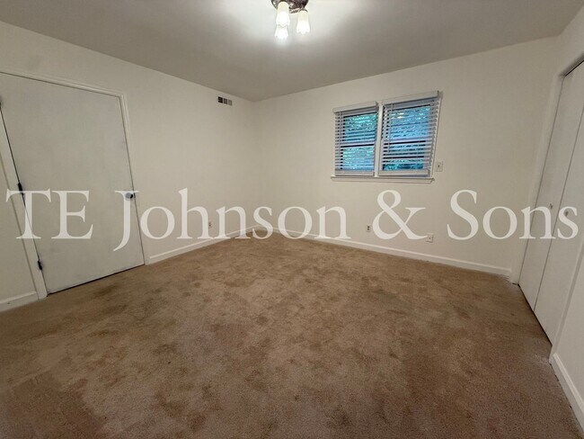 Building Photo - 4309 Walnut Hollow Dr