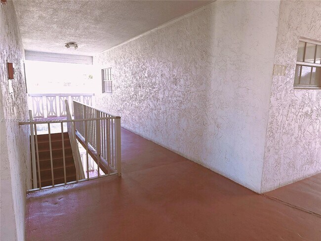 Building Photo - 4140 NW 44th Ave