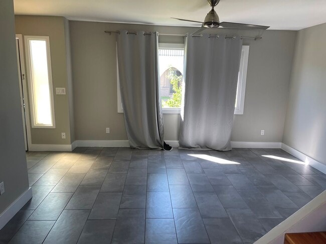 Building Photo - 2927 E Fairmount Ave