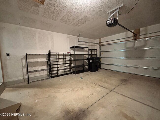 Building Photo - 2270 Willow Springs Dr