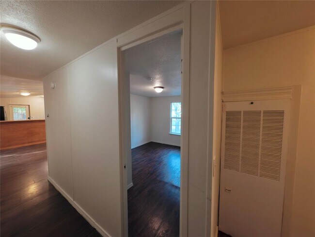 Building Photo - 1504 Citation Cir