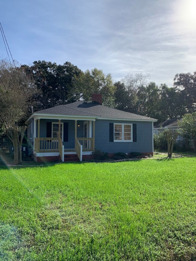 Building Photo - 111 Ellinor St