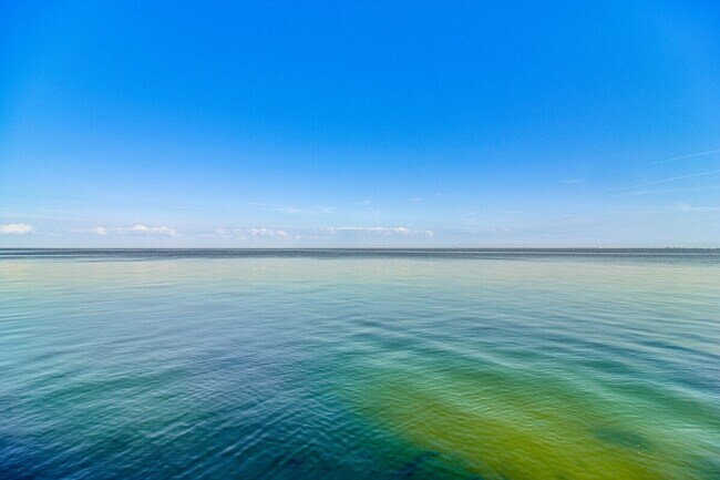 Building Photo - 5172 Coquina Key Dr SE