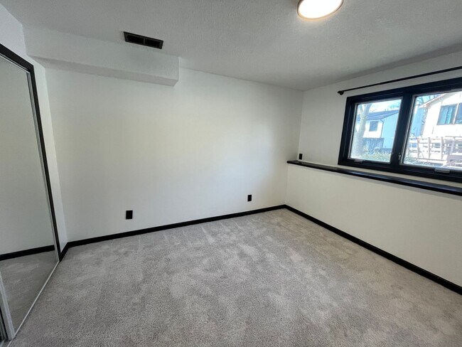 Building Photo - 9225 Garrison Way