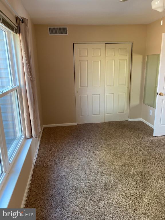 Building Photo - 5833 Orchard Hill Ct