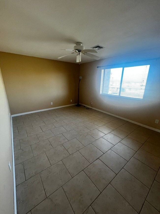 Building Photo - Unfurnished 2 bedroom 2 bath long term rental