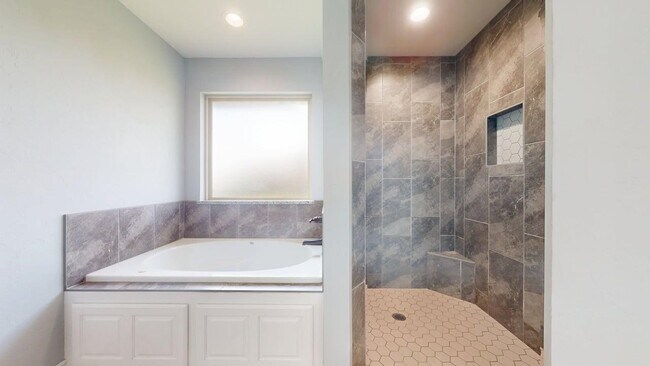 Building Photo - 12580 NE Meers Porter Hill Rd