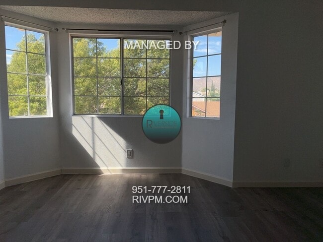 Building Photo - STUNNING POOL HOME IN MORENO VALLEY!! SOLAR INCLUDED!!