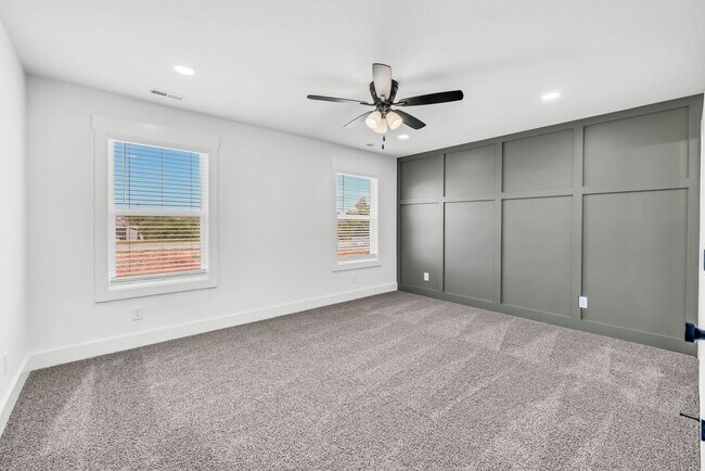 Building Photo - 358 Front Rdg Cir