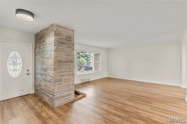 Building Photo - 5100 Kingwood Dr