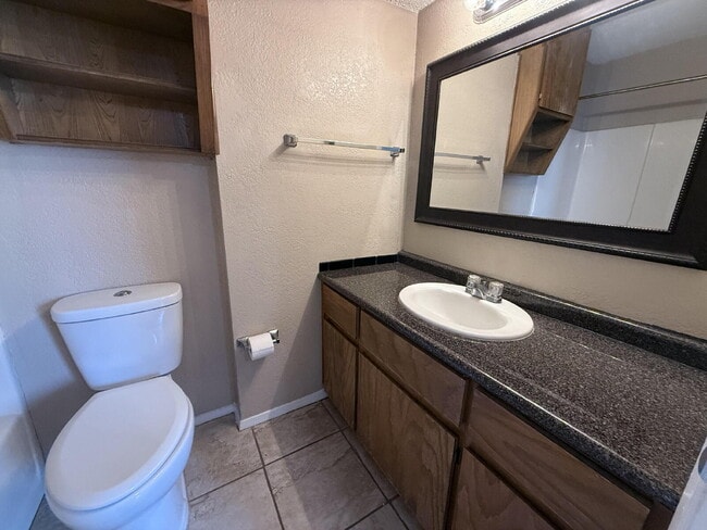 Building Photo - Spacious 2-Bed, 2.5-Bath Townhome in the B...