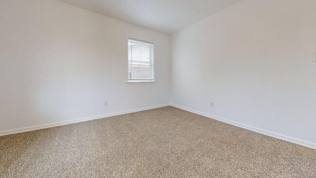 Building Photo - 1604 SE Jarman Ave