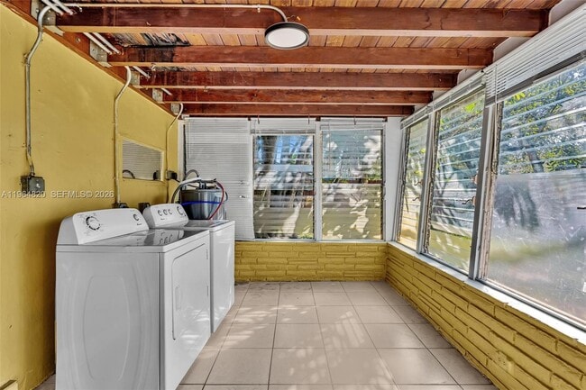 Building Photo - 4214 SW 49th Ct