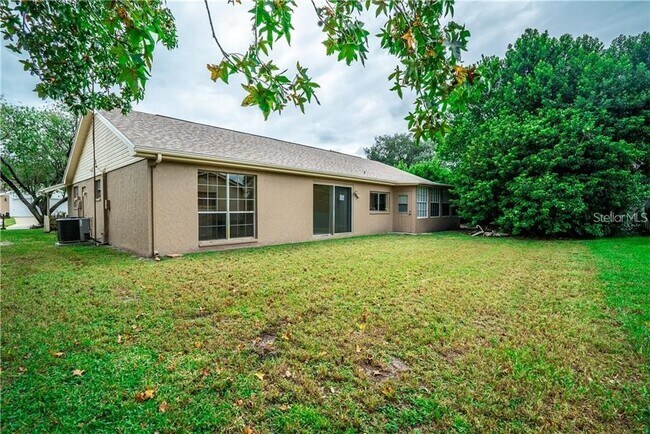 Building Photo - 12217 Buttonwood Row