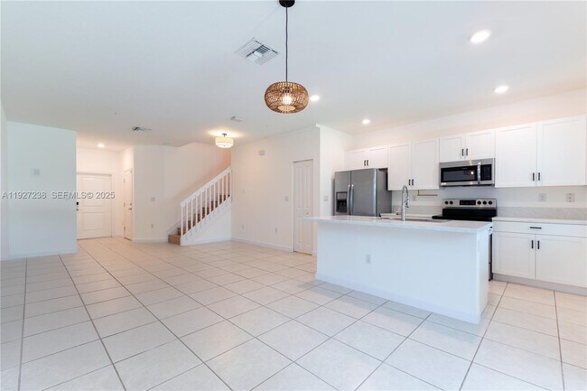 Building Photo - 25185 SW 108th Ave