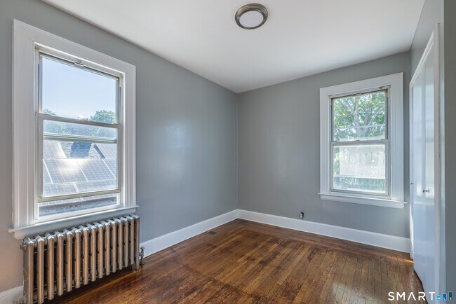 Building Photo - 430 Blohm St