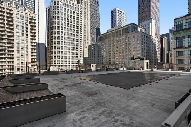 Building Photo - 30 E Huron St