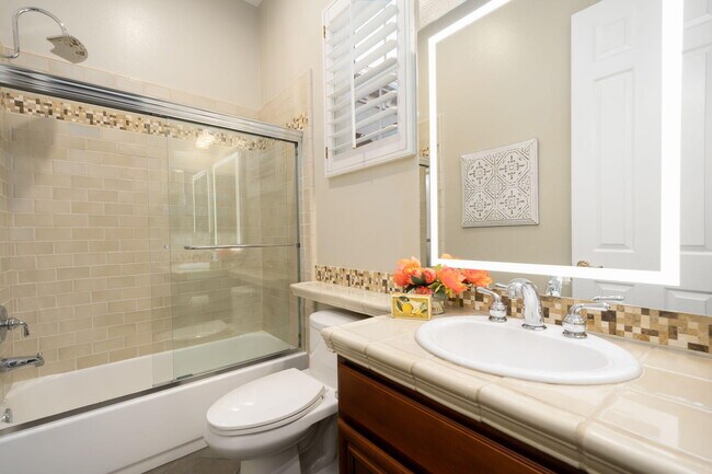 Building Photo - 3 Pyramid Lake Ct