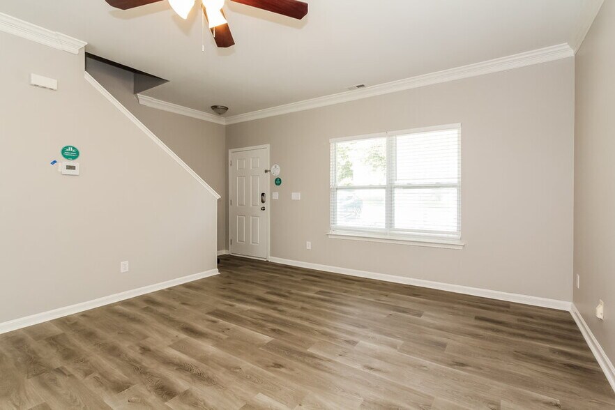 Building Photo - 114 Flanders Dr
