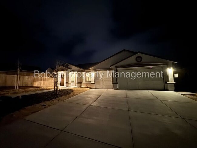 Building Photo - 925 Cranfield Ct