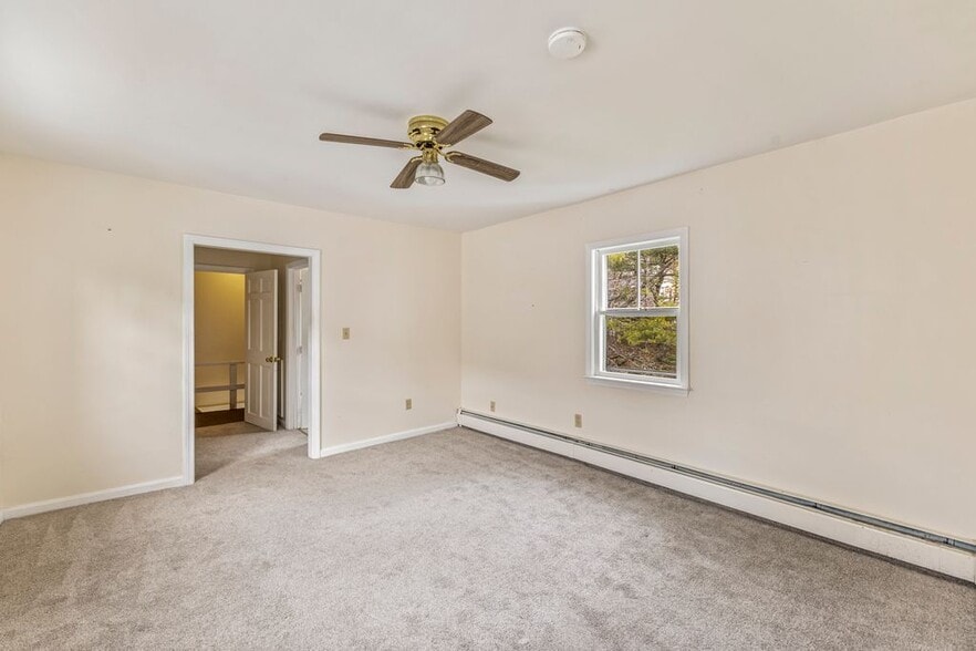 Building Photo - 83 Richardson St