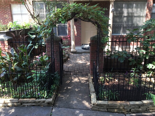 Gated courtyard access to the front door - 1103 Dulles Ave