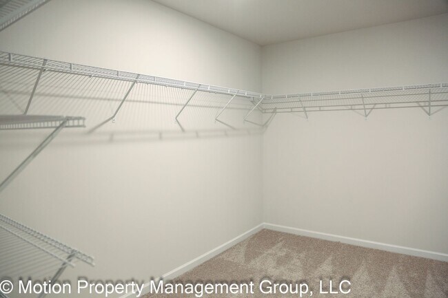 Building Photo - 19 Springwood Ln