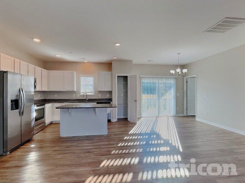 Building Photo - 185 Southern Pl