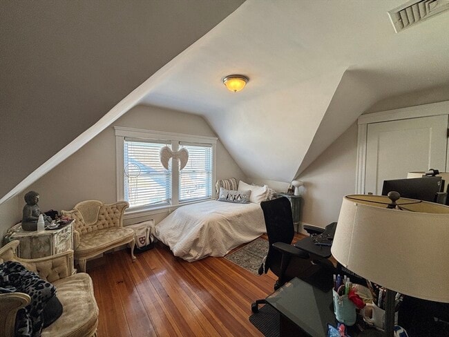 Building Photo - 603 High St