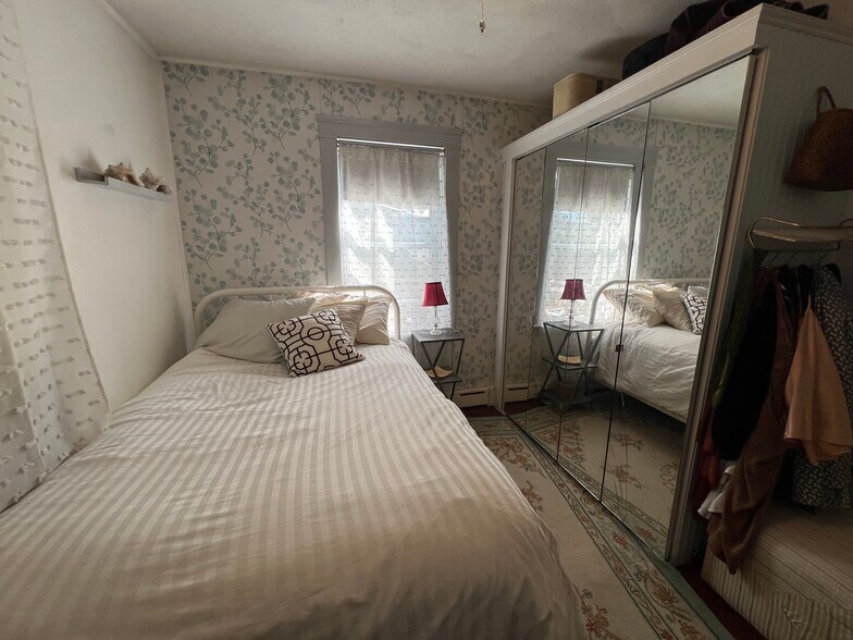 Building Photo - 42 Haskins Ave