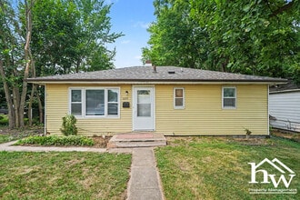 Building Photo - Three bedroom in Mishawaka