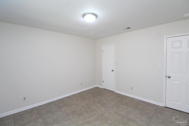 Building Photo - 5207 Charbar Dr