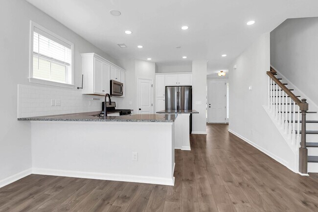 Building Photo - Pristine and Calm Home in Moncks Corner