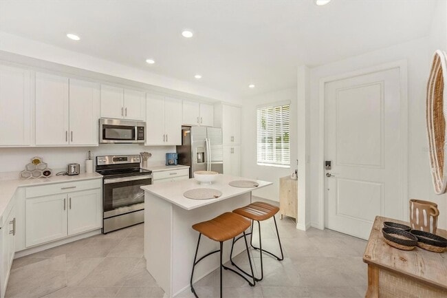 Building Photo - 12280 Wellen Golf St