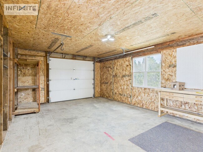 Building Photo - Spacious 3-Bedroom Home