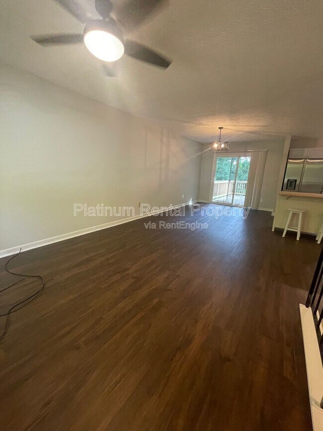 Building Photo - 2564 Timberly Dr SE