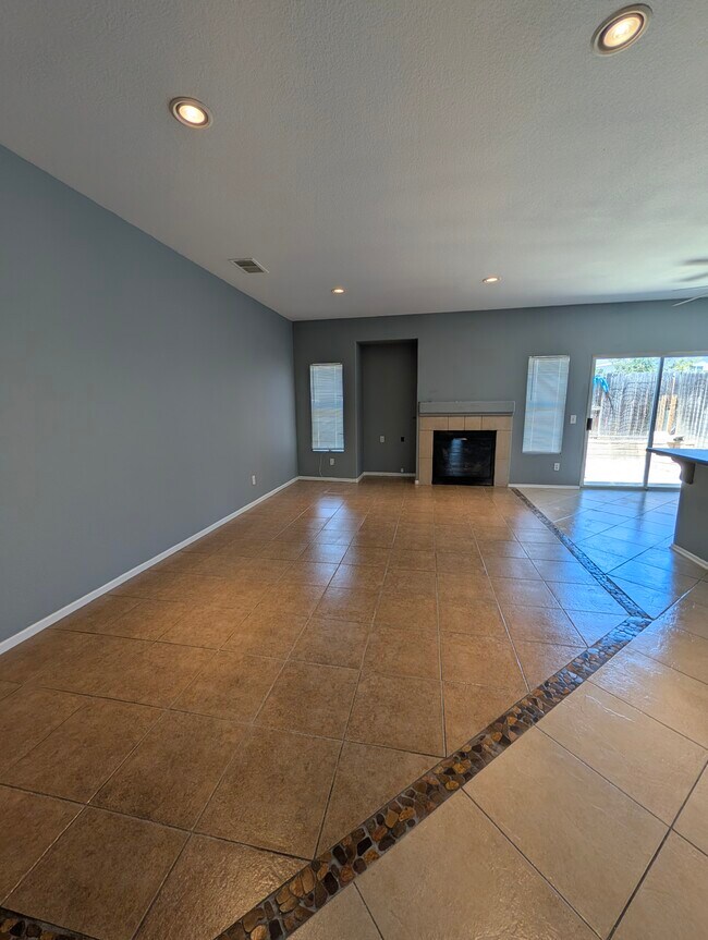 Building Photo - 43592 Yukon Ct