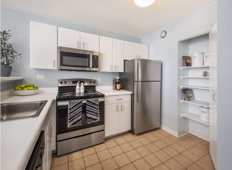 Building Photo - 443 E Ohio St