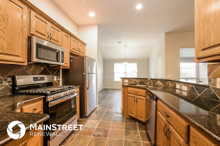 Building Photo - 2100 NE 4th St