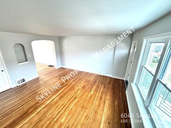 Building Photo - Newly Renovated 4 Bedroom Home For Rent in...