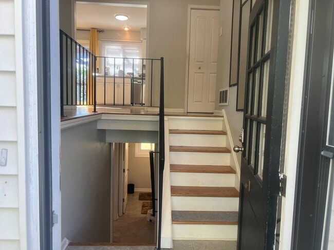 Building Photo - 325 Rockhurst Rd