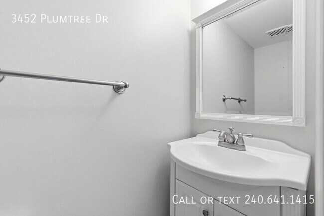 Building Photo - 3452 Plumtree Dr