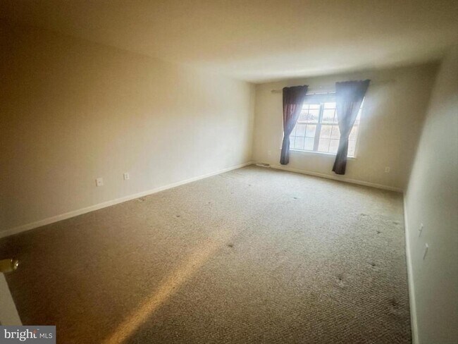 Building Photo - 585 Thomas Armor Dr