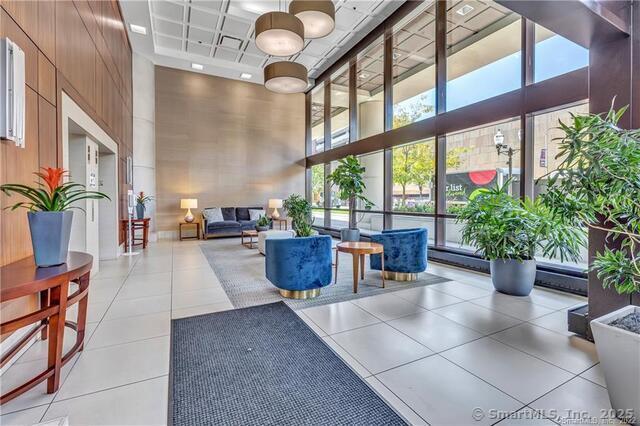 Building Photo - 127 Greyrock Pl