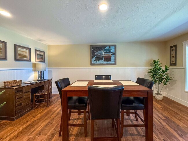 Building Photo - 3080 W Sequim Bay Rd