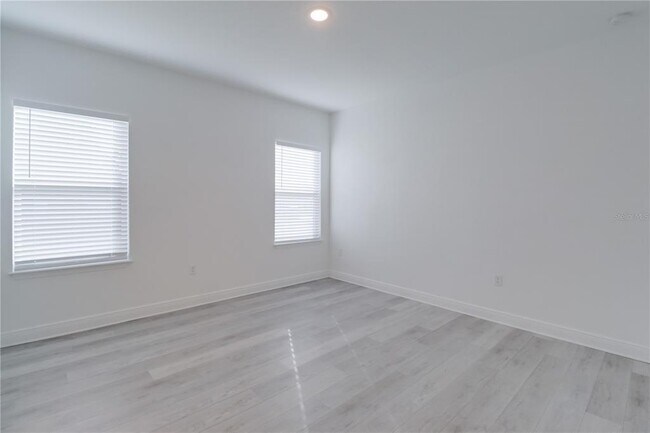 Building Photo - 2776 SW 142nd Ln